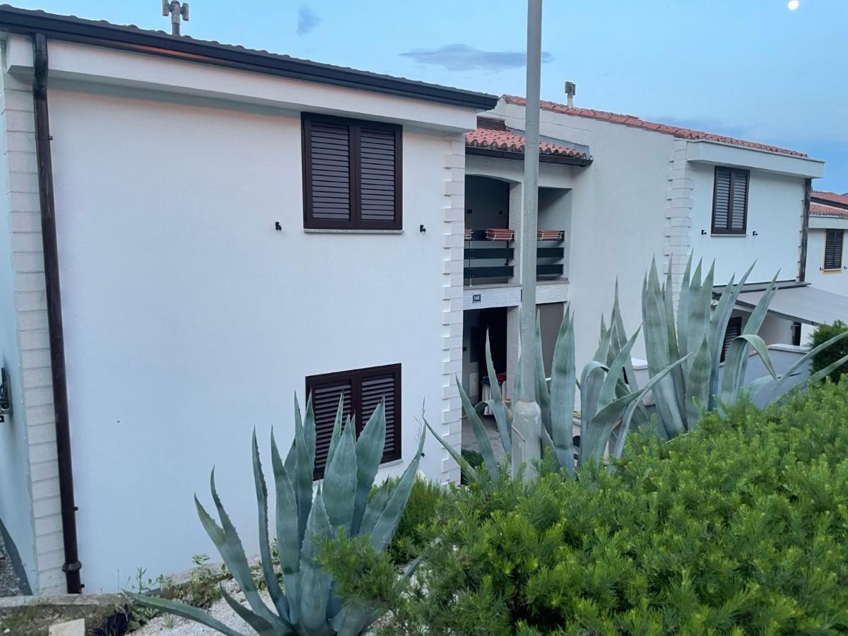Residence4A-Appartamento Bianco Ravni Ngoại thất bức ảnh